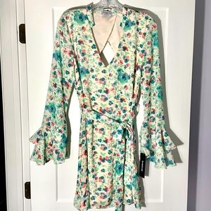 bebe Tiered Ruffle Sleeve Print Dress